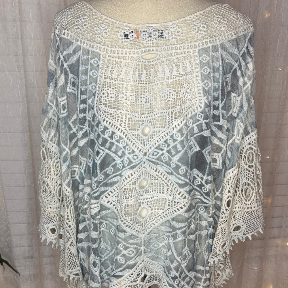 Elegant Lace Poncho in Cream and Blue - Picture 5 of 5
